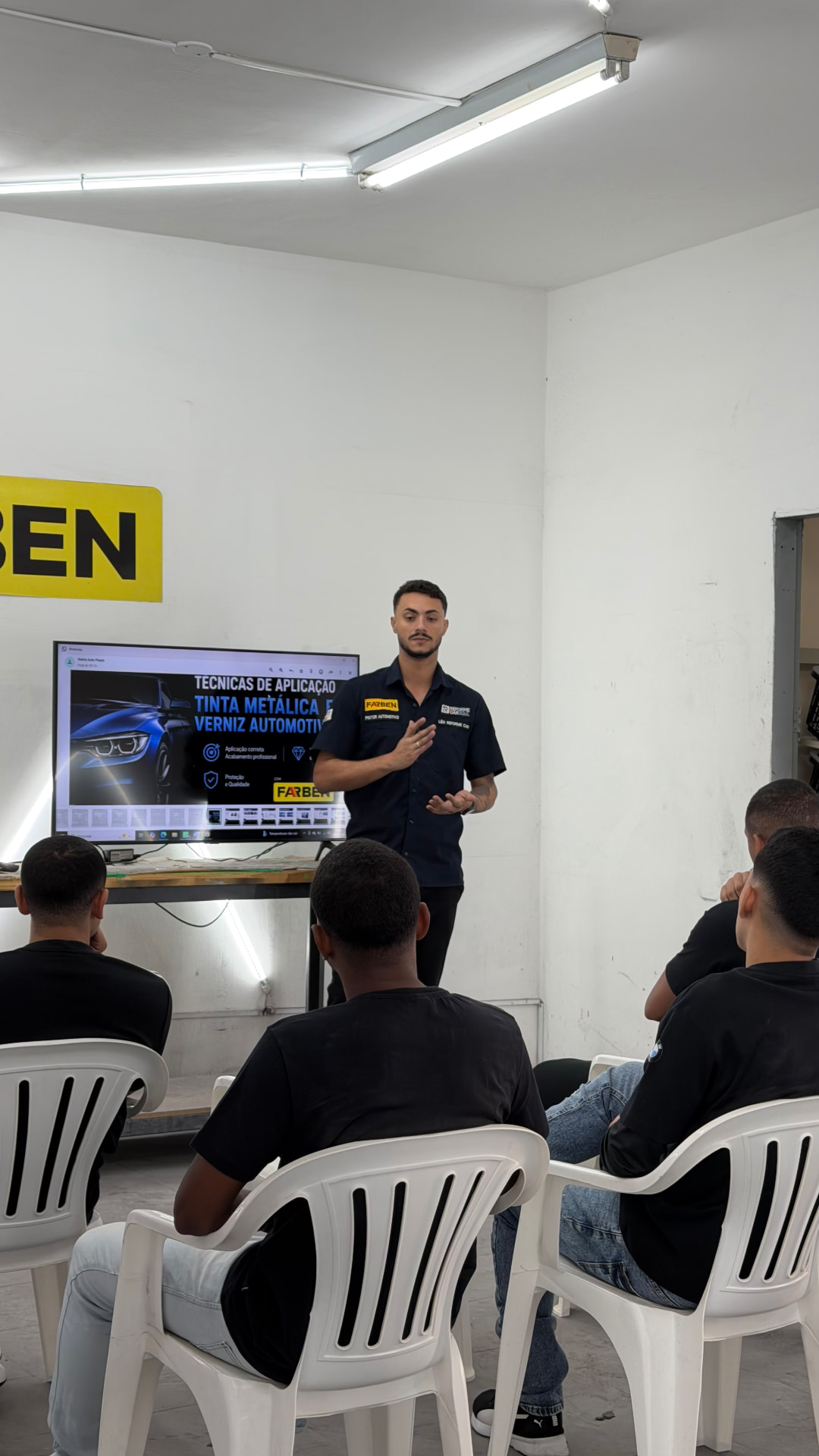 Momento do curso Mestres da Repintura